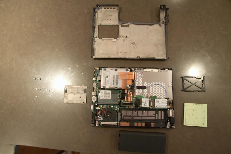 Fujitsu P8010 disassembled
